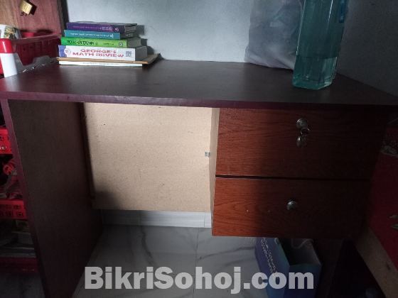 টেবিল বিক্রি হবে